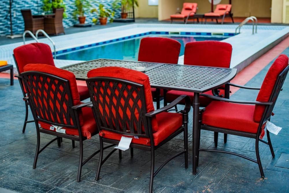 Crownsville Hotel - Airport Road Порт-Харкорт Экстерьер фото